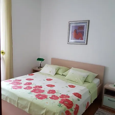 Viola Apartment Split